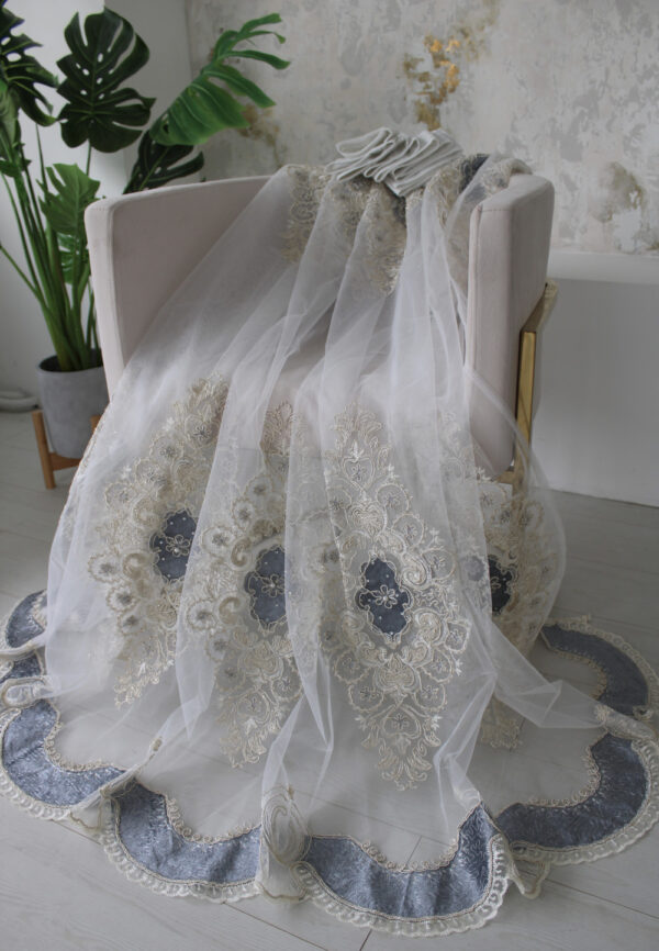 Kész függöny Bolero 77 Barokk törtfehér Szürke minta 280x280cm