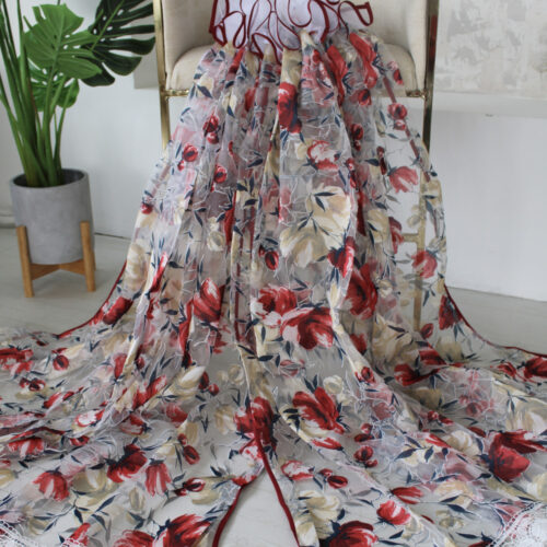 Kész függöny Lynette fehér Piros rózsa minta 400x150cm