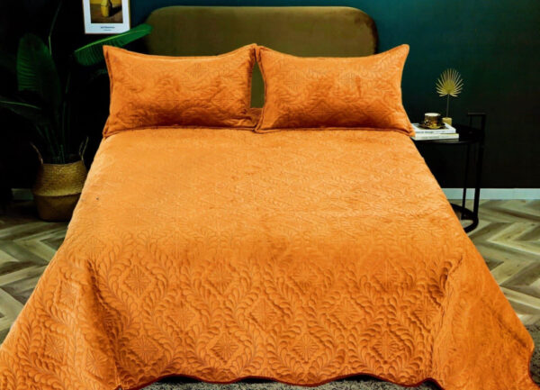 Velvet Mustár ágytakaró szett 3db-os 220x240cm / 54x75cm párna huzat 2db